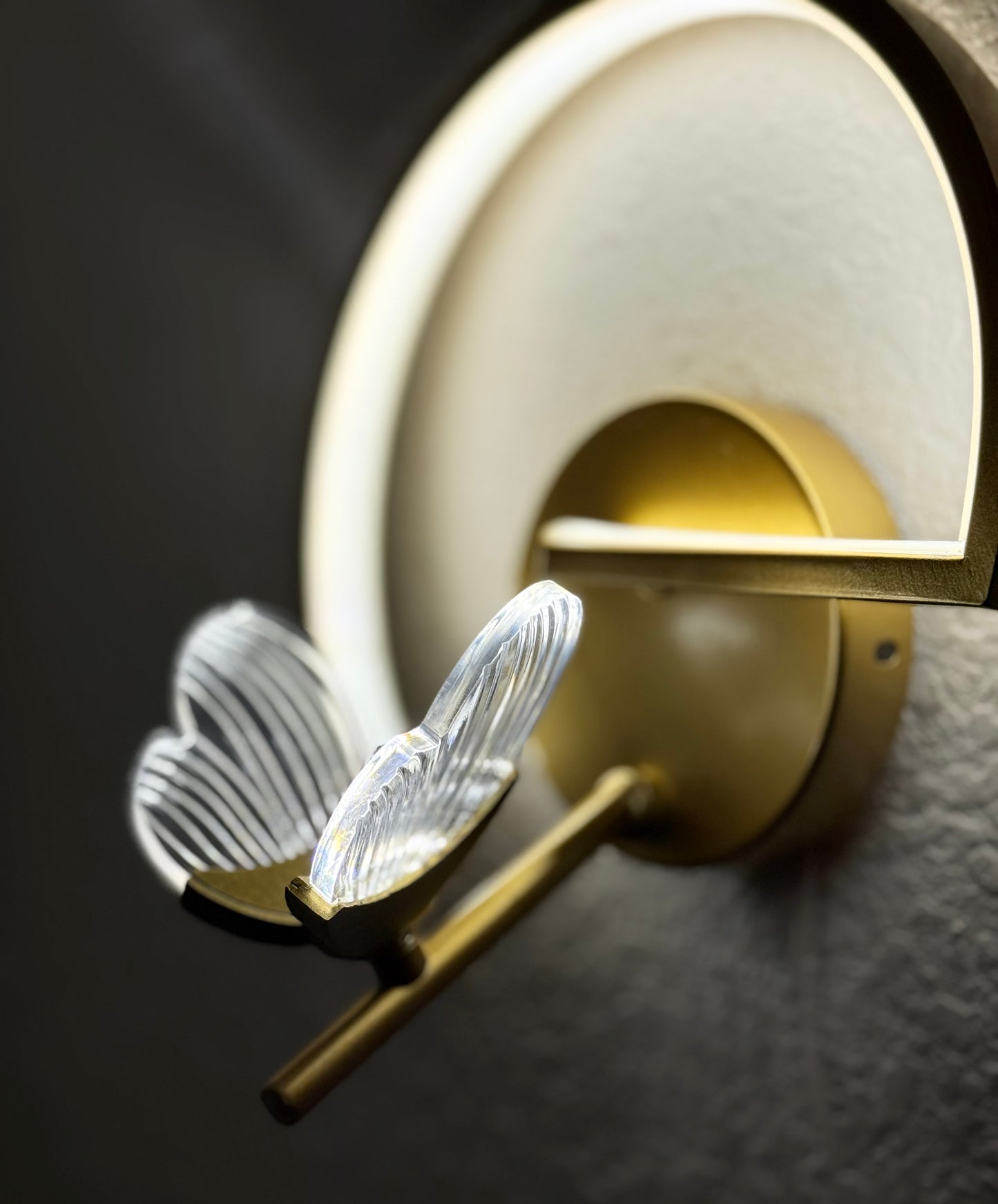 Aurora Butterfly Wall Lamp – Elegance that Glows
