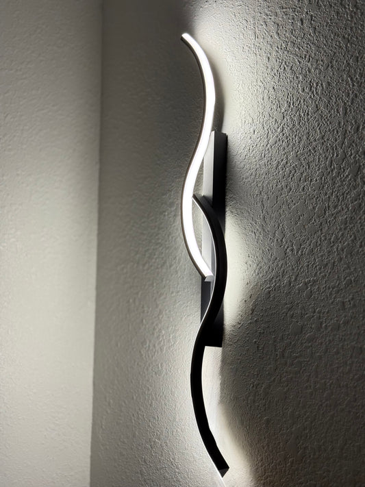 “Nocturna” Curved LED Wall Lamp – 3 Color Temperatures